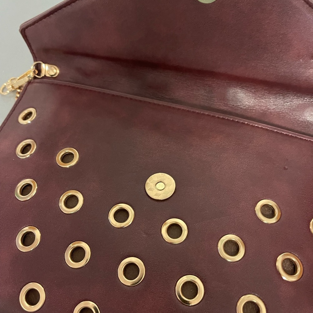 Ophelia Roe Burgundy Grommet Clutch/Crossbody Sz 10”W x 6.5”T NWT - Picture 5 of 8